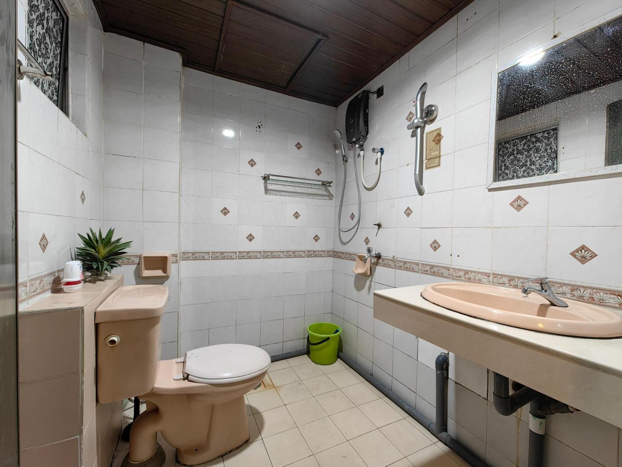 Api Api Beside Centre Point 3pax Apartment