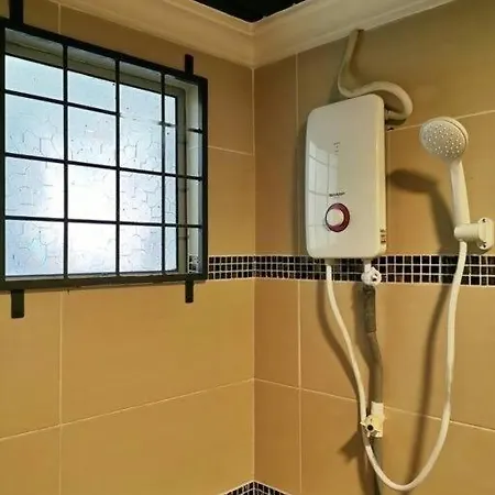 Api Api Apartment Homestay Beside Centre Point Studio 3Pax Kota Kinabalu Exterior photo