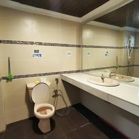 Api Api Apartment Homestay Beside Centre Point Studio 3Pax Kota Kinabalu Exterior photo