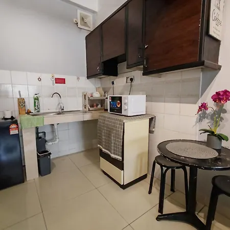 Api Api Apartment Homestay Beside Centre Point Studio 3Pax Kota Kinabalu Room photo
