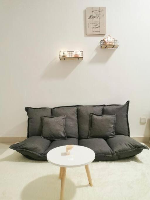 Api Api Beside Centre Point 3pax Apartemen *