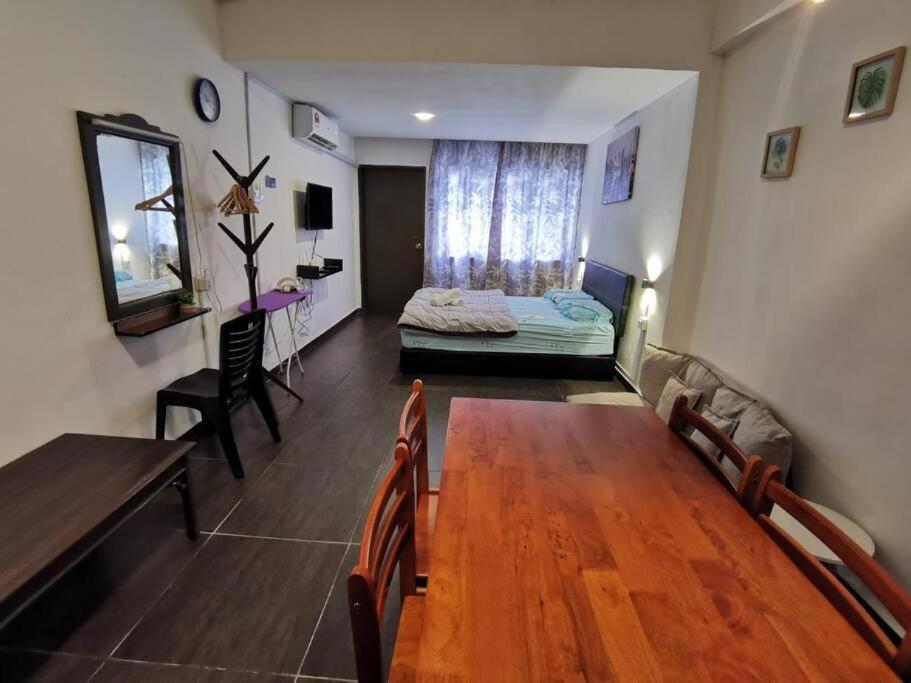 Api Api Beside Centre Point 3pax Apartemen