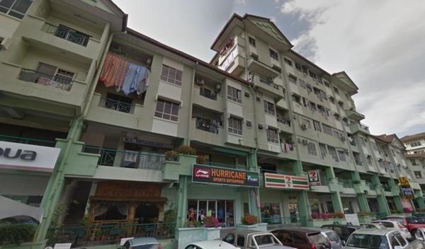 Api Api Beside Centre Point 3pax * Kota Kinabalu